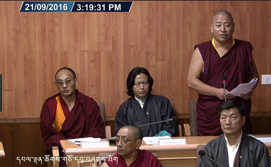Progressive MP Tenpa Yarphel (standing) who has vehemently defended Lukar Jam in the past is known to be progressive, modern and very in feel with the pulse of modern times. Known for fearlessly speaking out against wrong policies and downtrodden, is also in the Paris conference speaking against the Dalai Lama’s views in this matter. Does this undermine the Dalai Lama’s work towards autonomy?